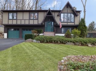 8 Wildwood Rd, Stanhope, NJ 07874