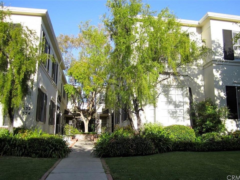1st image of 528 N Sycamore Ave #528