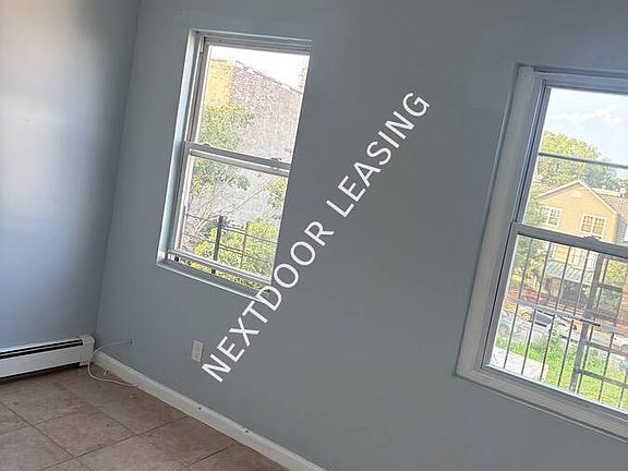5th image of 132 Wilkinson Ave #3LM