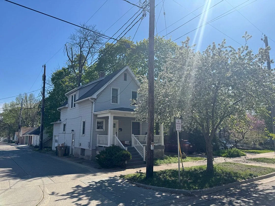 1 bed, 1.0 bath, $925 — Photo 3