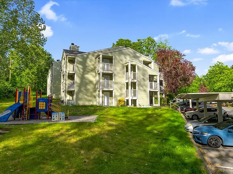 975 Aberdeen Ave NE #D105 — Photo 14