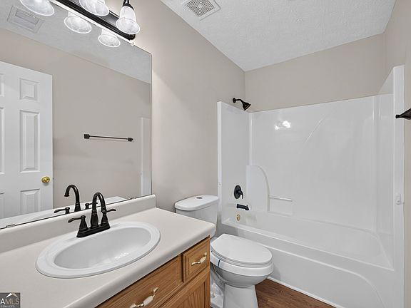 5th image of 3794 Parnell Way