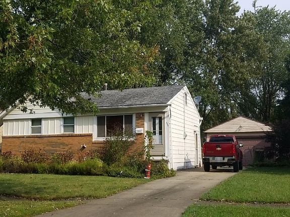 2nd image of 844 Hollywood Dr