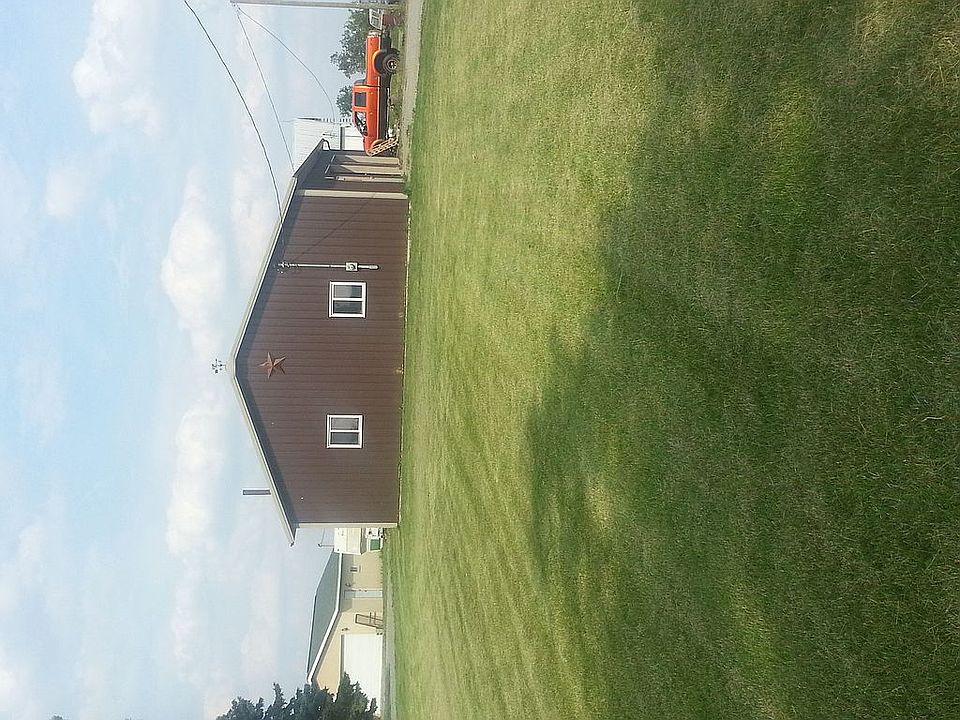 garage & room to entertain