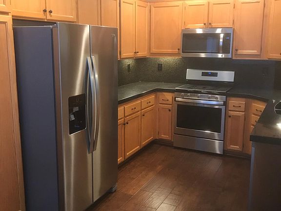 2nd image of 942 Camino De La Reina Unit 25