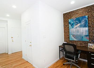 3rd image of 321 W 38th St APT 2r