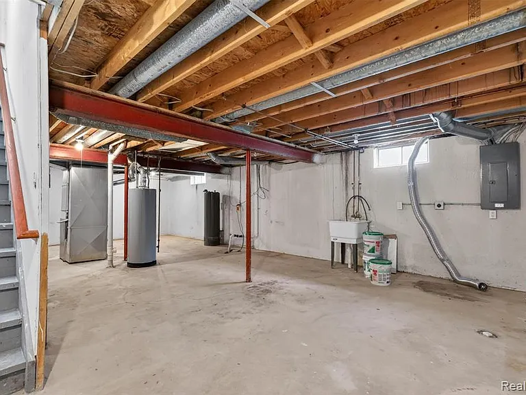 3457 Ashburnam Rd — Photo 39