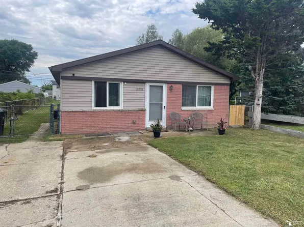 16956 Jackson St, Taylor, MI 48180