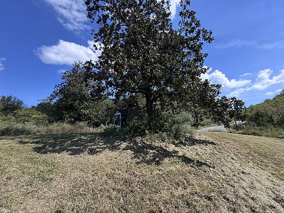 5th image of 1360 Helton Rd