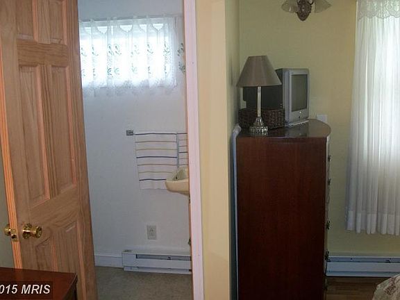 4th image of 1107 Wheeling Ave