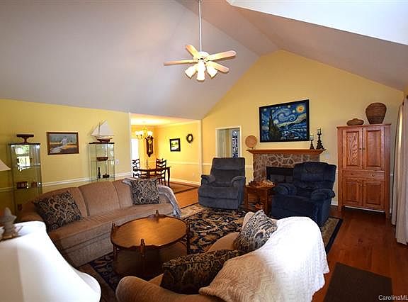 3rd image of 4717 Windchime Ln