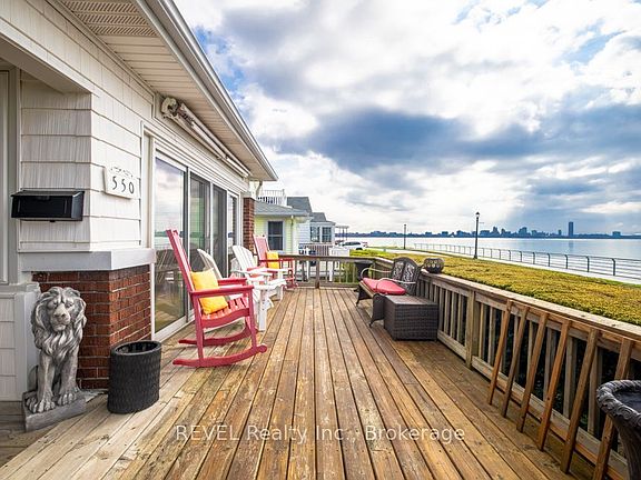 4th image of 550 Lakeshore Rd