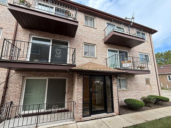 2nd image of 5824 S Archer Ave APT 2B