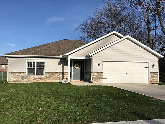 2nd image of 1745 Saratoga Dr