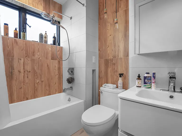 428 Van Brunt St #1 — Photo 39