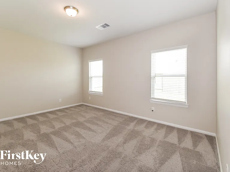8020 Quartz Ln — Photo 9