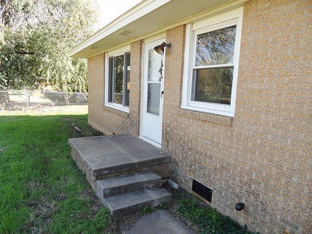 2nd image of 1409 Dorchester Dr