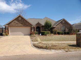811 NW 76th St, Lawton, OK 73505