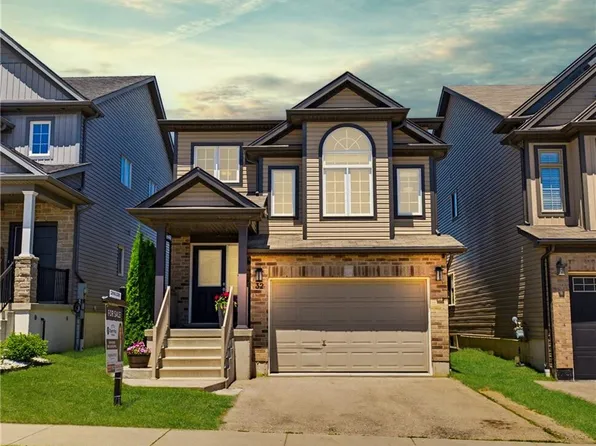 32 Sorrento St, Kitchener, ON N2R 0A4