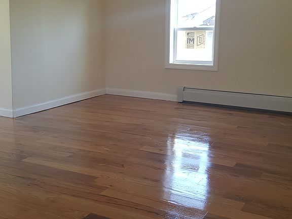 4th image of 114 Ave 175th St