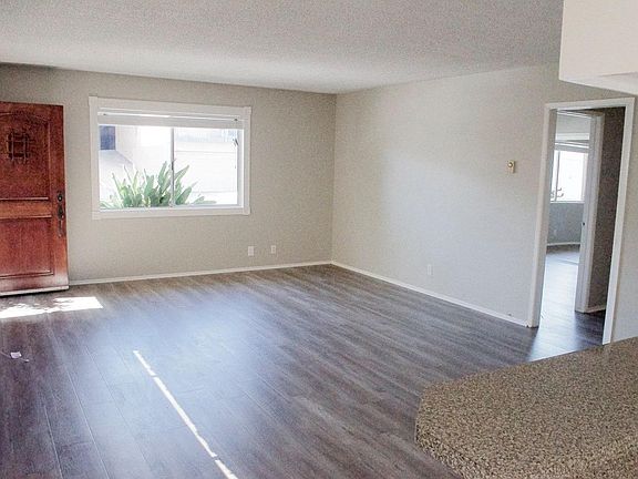 3rd image of 640 Manhattan Beach Blvd APT 1