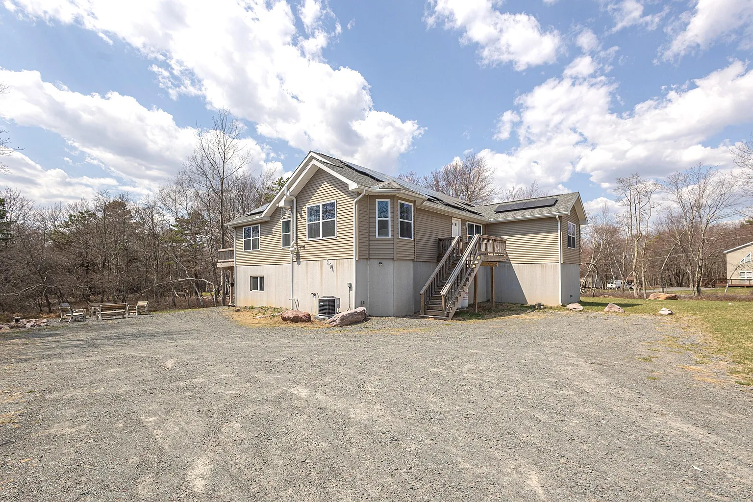 168 Laurel Ln photo 1