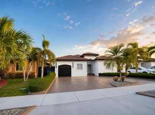 15562 SW 177th Ter, Miami, FL 33187