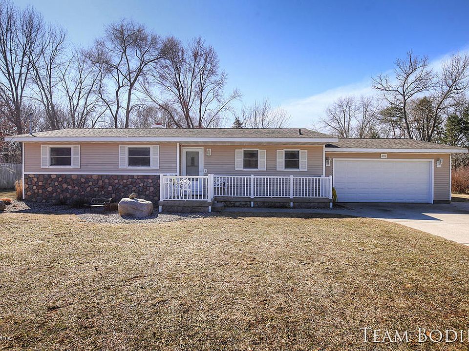 1st image of 2052 Garret Dr NE