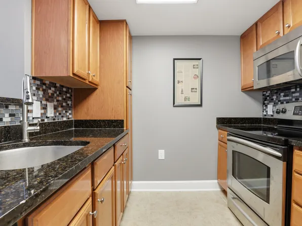 11800 Sunset Hills Rd Unit 218, Reston, VA 20190