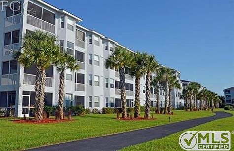 Lanai area facing west provides plenty of sunshine and great views of the lake, pool and clubhousee