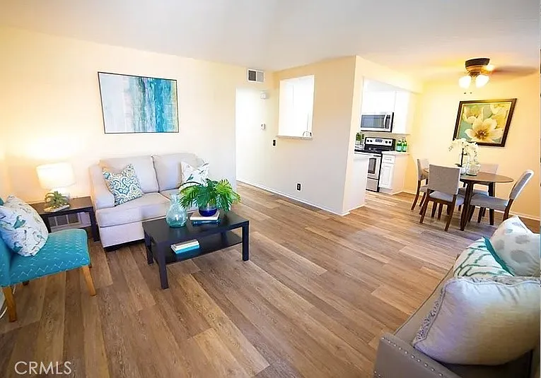 2 bed, 704 sqft, $2,950 — Photo 1