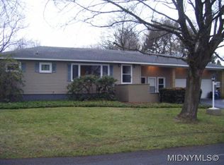 3 Pillar Dr, Whitesboro, NY 13492