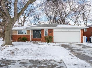 29492 Geraldine Dr, Warren, MI 48093