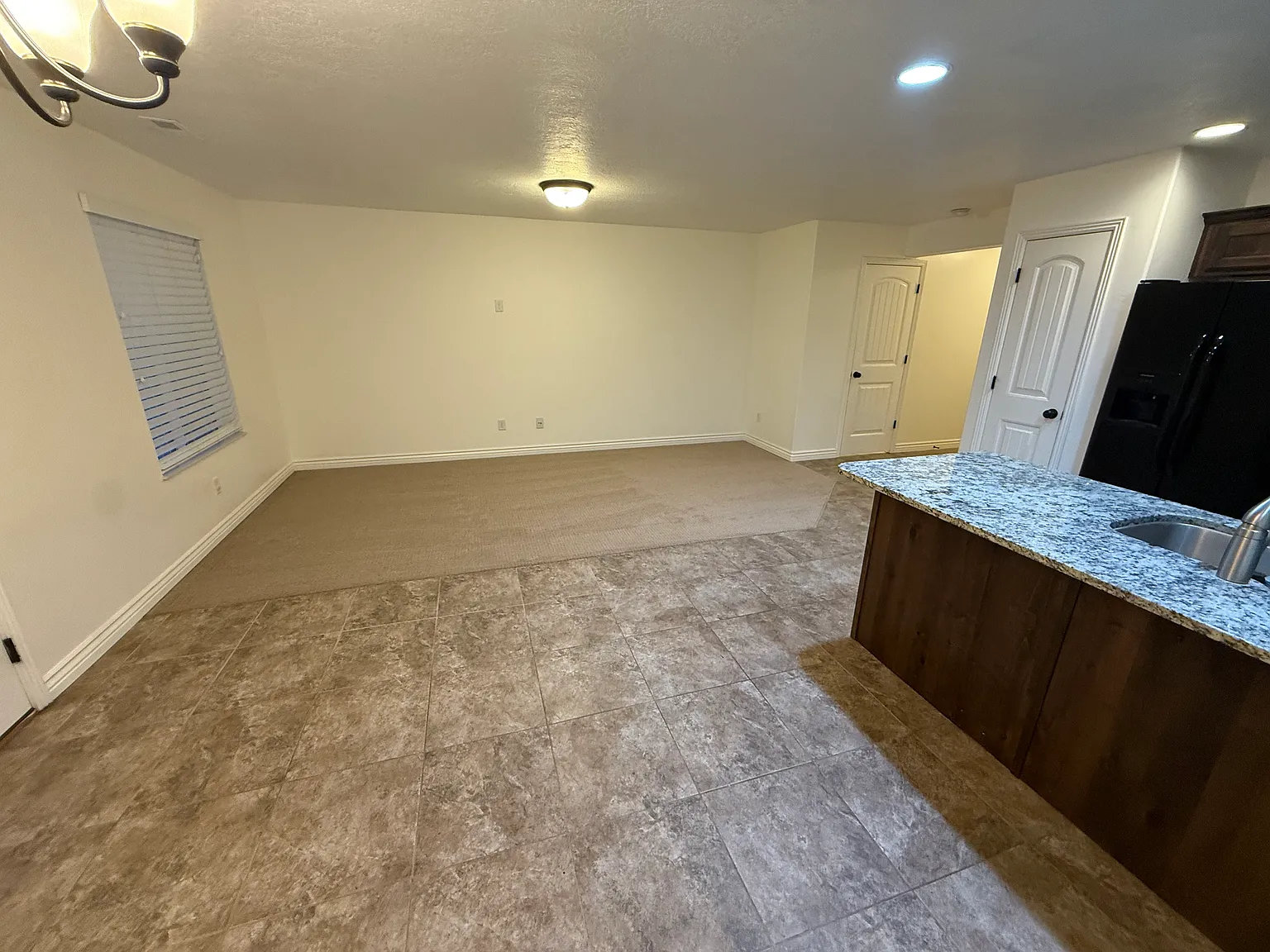 3 bed, 2.5 bath, 1425 sqft, $1,995 — Photo 2