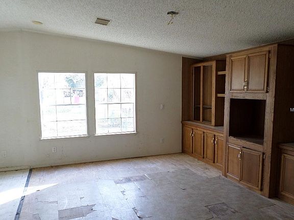 3rd image of 6313 Angus Valley Dr