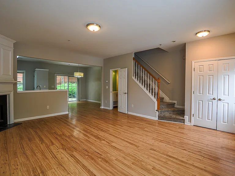 2716 Ashleigh Ln — Photo 5