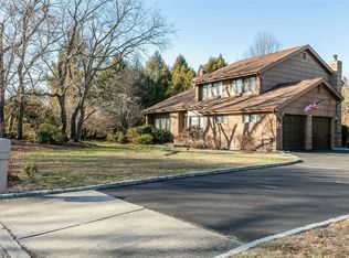 3 Hyanis Ct, Mount Sinai, NY 11766
