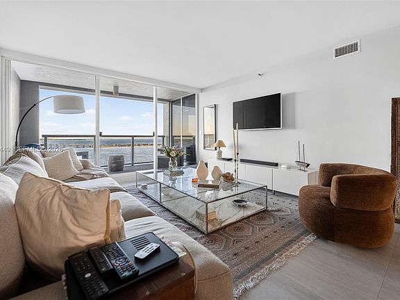 4th image of 1541 Brickell Ave #A1902
