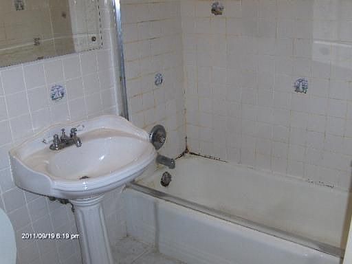 5th image of 410 Robinhood Dr