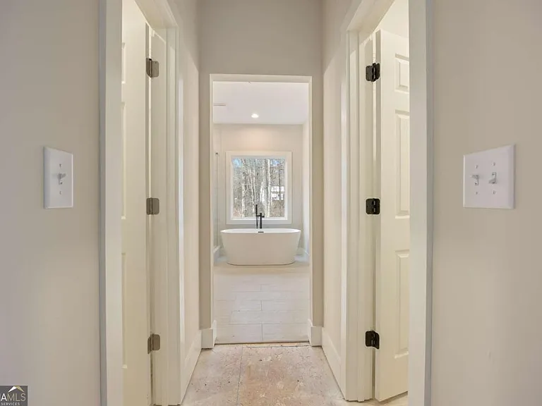 370 Ansley Dr — Photo 8