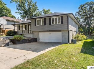 2425 S 113th St, Omaha, NE 68144