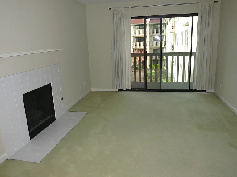 1400 Carpentier St — Photo 3