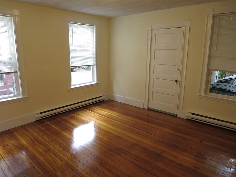 14 Garrison Ave — Photo 2