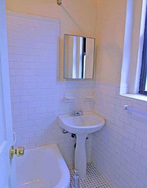 2nd image of 141 W 139th St APT 45C