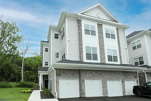 71 Veterans Way Photo 1