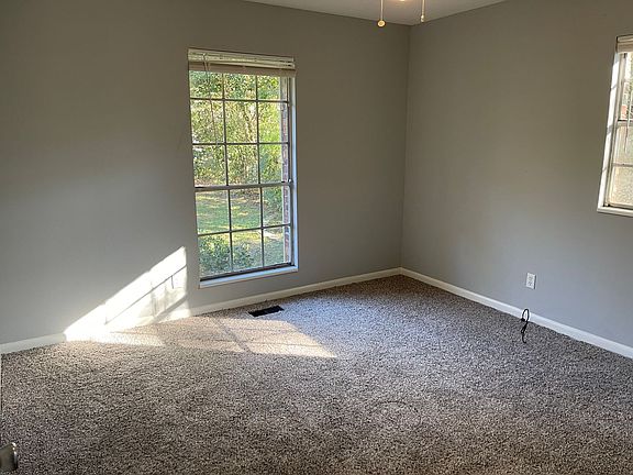 4th image of 2310 Skyland Dr