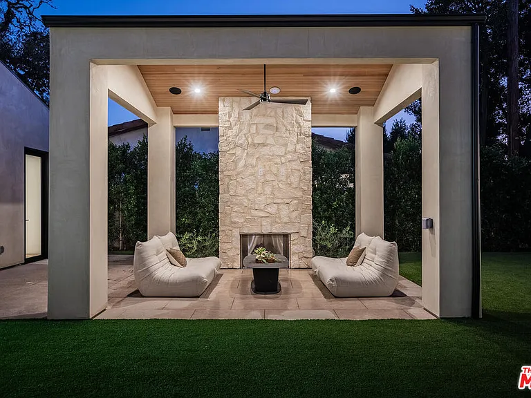 5064 Encino Ave — Photo 8
