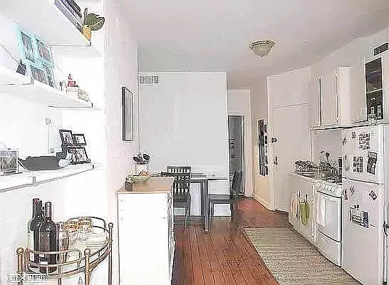 Rented by Oxford Property Group | media 10