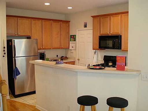 4th image of 723 Gardenside Cir SE