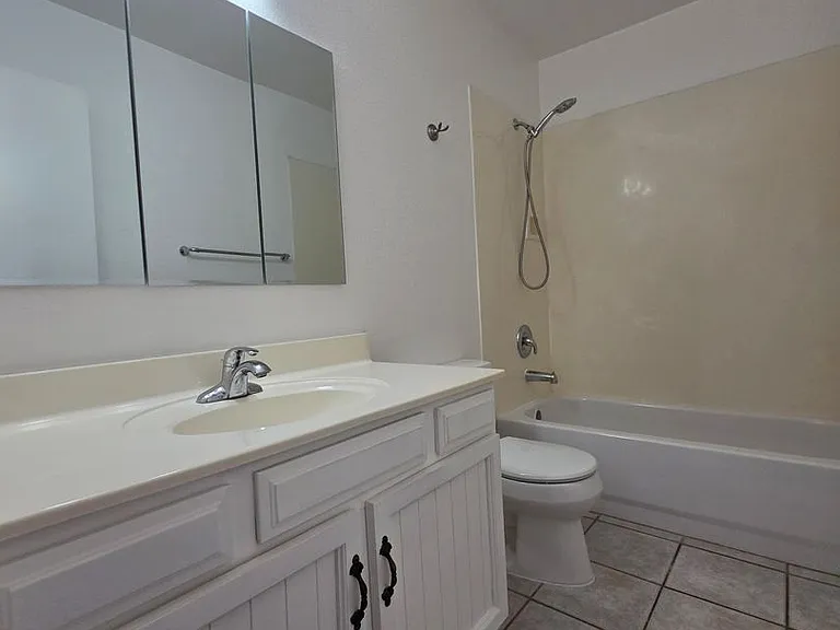 1506 E Palmdale Dr — Photo 19